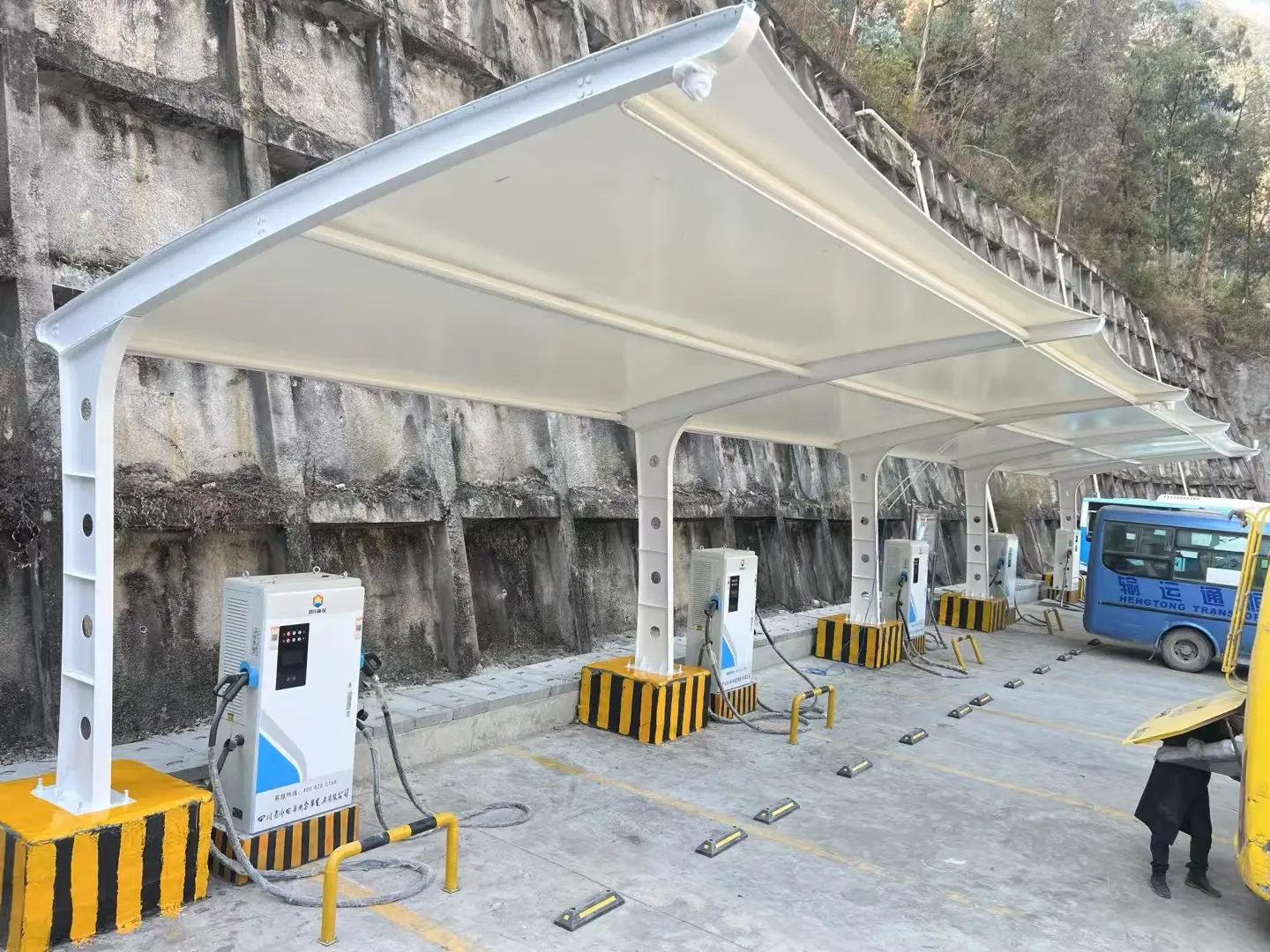 贵州镇远园区停车棚采购:为什么“省”在前面的钱,最后都花在了后面?
